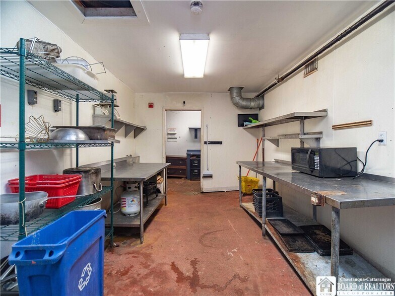 More Photos Of 188 S Erie St, Mayville Restaurant For Lease