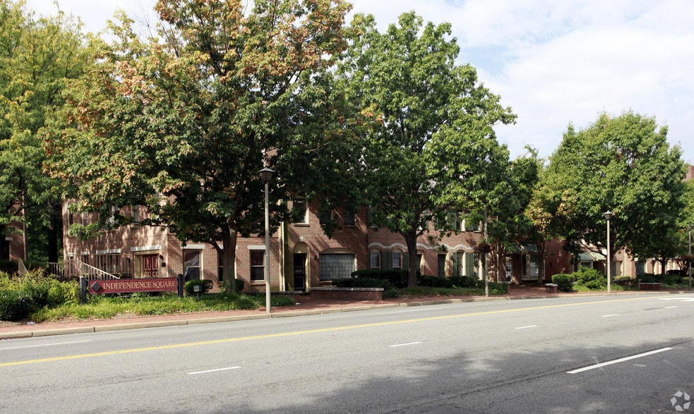 More Photos Of 100-122 E Broad St, Falls Church Office For Sale