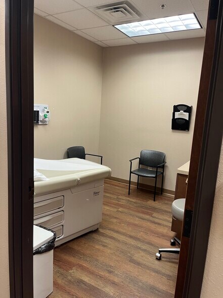 More Photos Of 1220 Paluxy Medical Cir, Granbury Medical For Sale