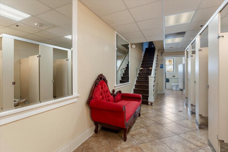 More Photos Of 917 Whittier Blvd, Montebello Storefront For Sale