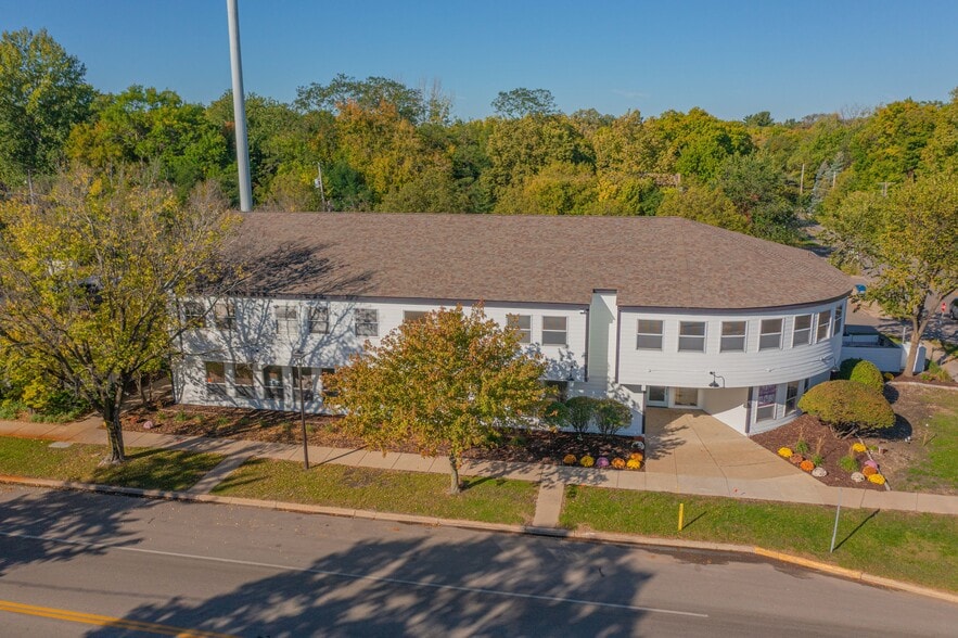 More Photos Of 18300 Minnetonka Blvd, Wayzata Medical For Lease