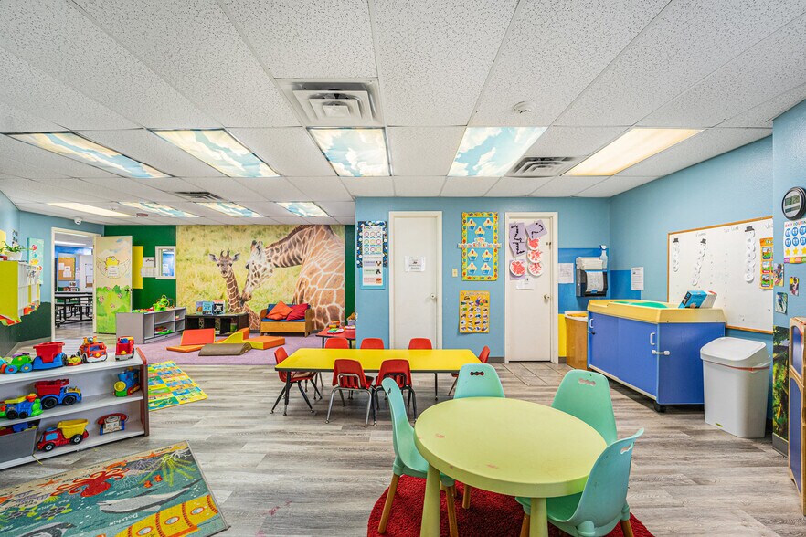 More Photos Of 3421 E Walnut St, Pearland Daycare Center For Sale