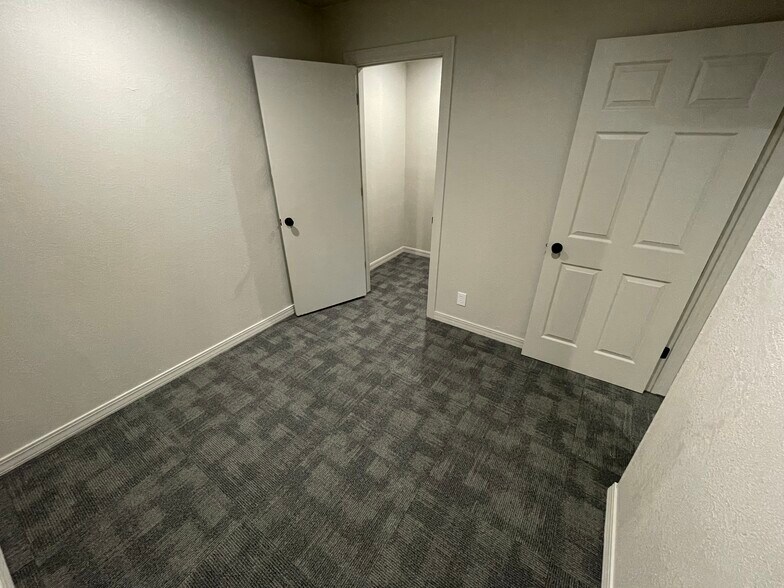 More Photos Of 7447 W 78th St, Tulsa Office For Lease