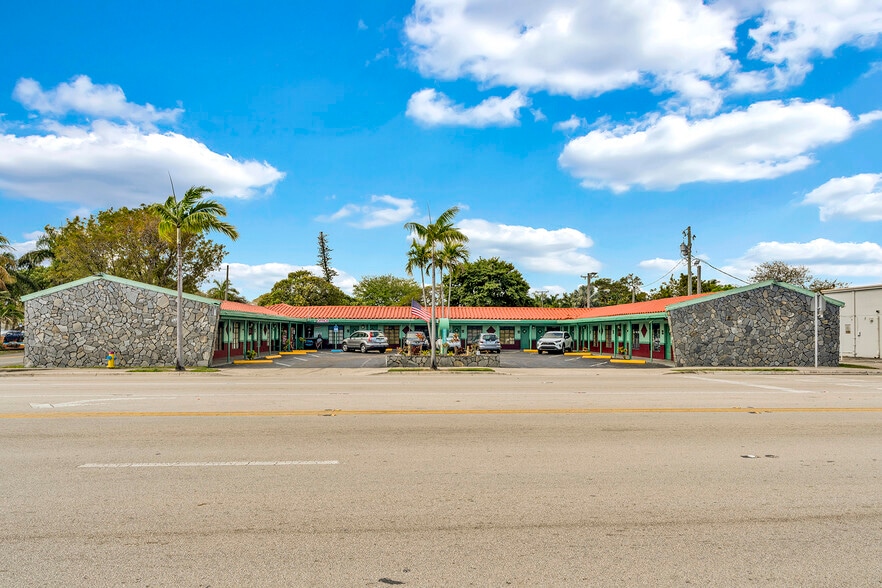 More Photos Of 1290 S Federal Hwy, Dania Beach Hotel For Sale