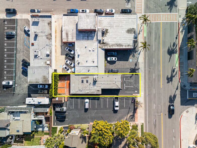 More Photos Of 204 Riverside Ave, Newport Beach Storefront Retail Office For Sale