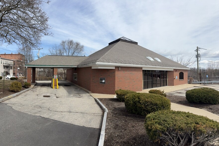 Primary Photo Of 10 Constitutional Way, Somersworth Bank For Lease