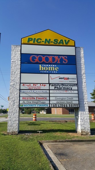 More Photos Of 2041 Douglas Ave, Brewton Supermarket For Lease