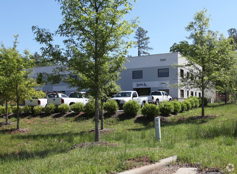 More Photos Of 7201 Acc Blvd, Raleigh Light Distribution For Lease