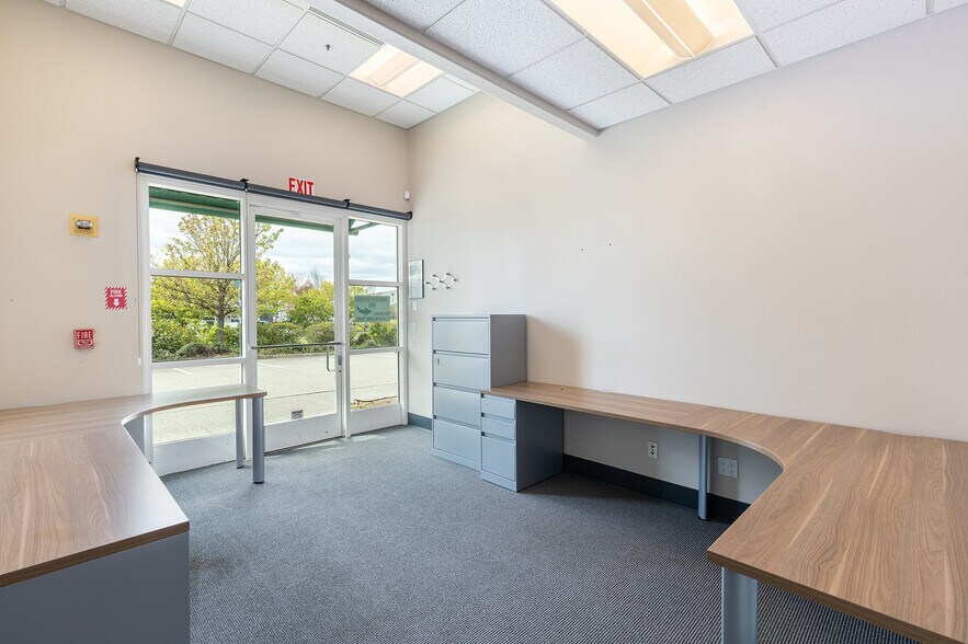 More Photos Of 600 American Way, Windsor Warehouse For Lease