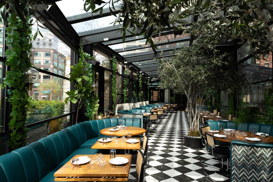 More Photos Of 23 Grand St, New York Hotel For Lease