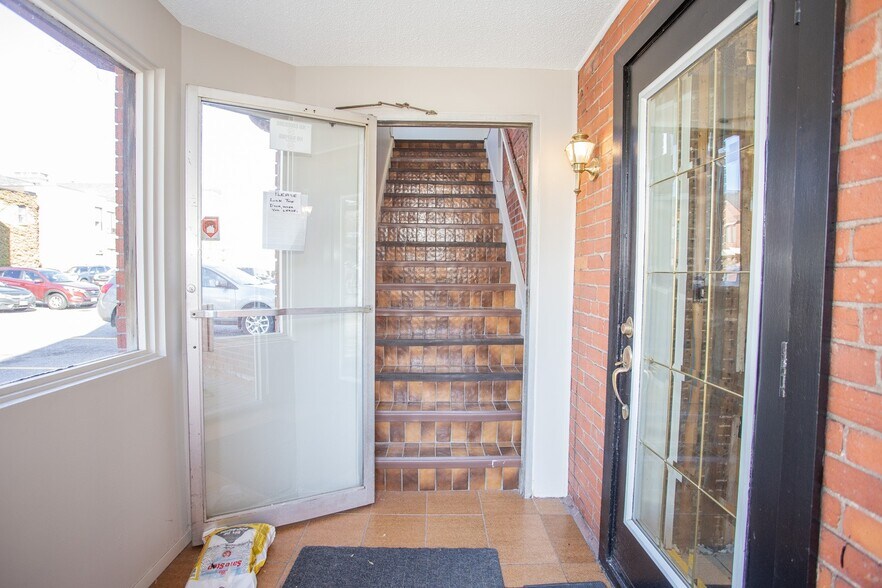 More Photos Of 51 Augusta St, Hamilton Storefront Retail Office For Lease