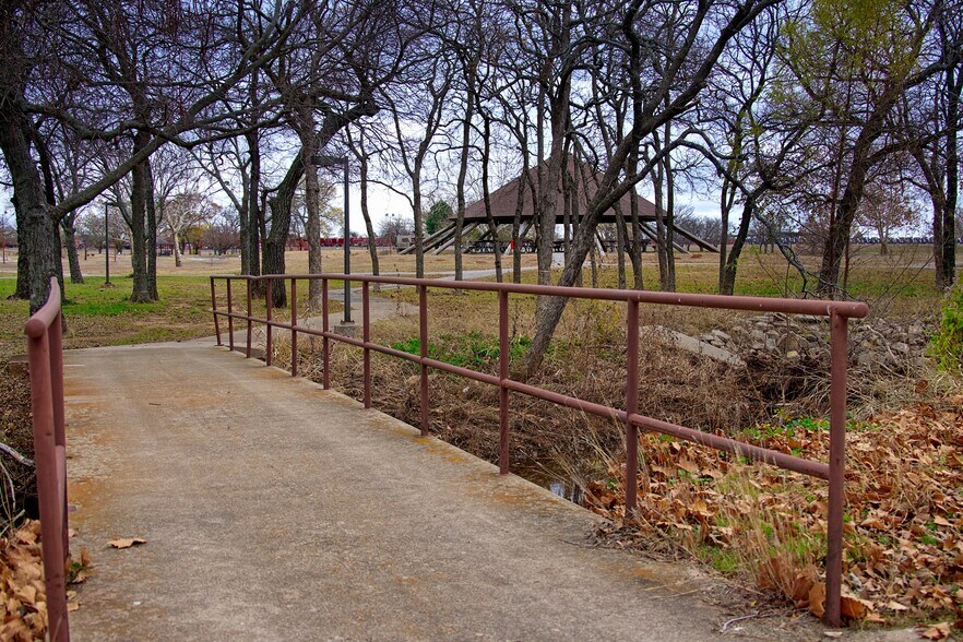 More Photos Of 400 W Martin Luther King Blvd, Duncan Sports And Entertainment For Sale