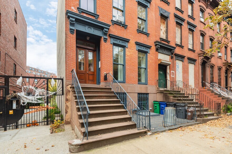 More Photos Of 434 Clermont Ave, Brooklyn Apartments For Sale