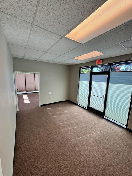 More Photos Of 21721-21739 SE Stark St, Gresham Freestanding For Lease