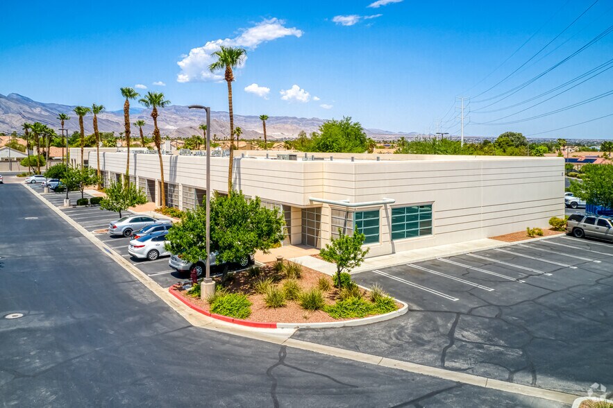More Photos Of 3300 N Cimarron Rd, Las Vegas Office For Sale