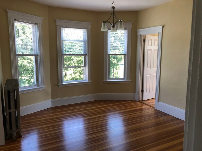 More Photos Of 96 Franklin St, Brookline Storefront Retail Residential For Sale