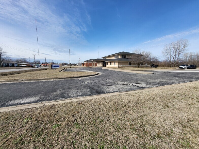 More Photos Of 2709 W 13th St, Joplin Medical For Sale
