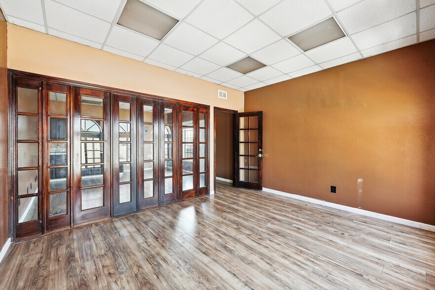 More Photos Of 5428 E Beverly Blvd, Los Angeles Office For Sale