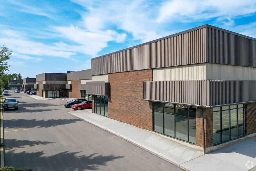 More Photos Of 3805-3905 29th St NE, Calgary Warehouse For Lease