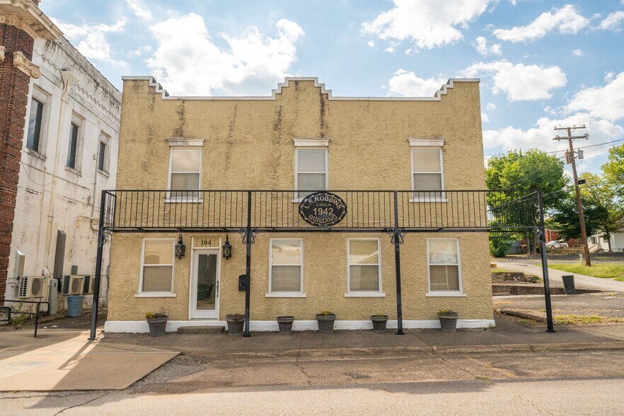 More Photos Of 104 N 3rd St, Heber Springs Office For Sale