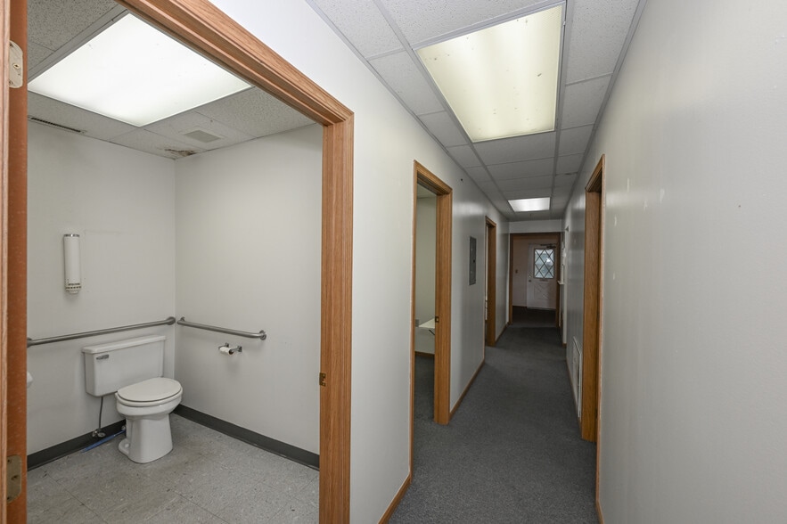 More Photos Of 6942 State Route 44, Ravenna Medical For Sale