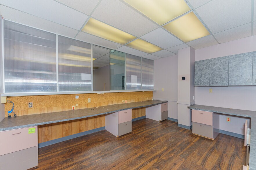 More Photos Of 961-963 State Route 146, Clifton Park Medical For Lease