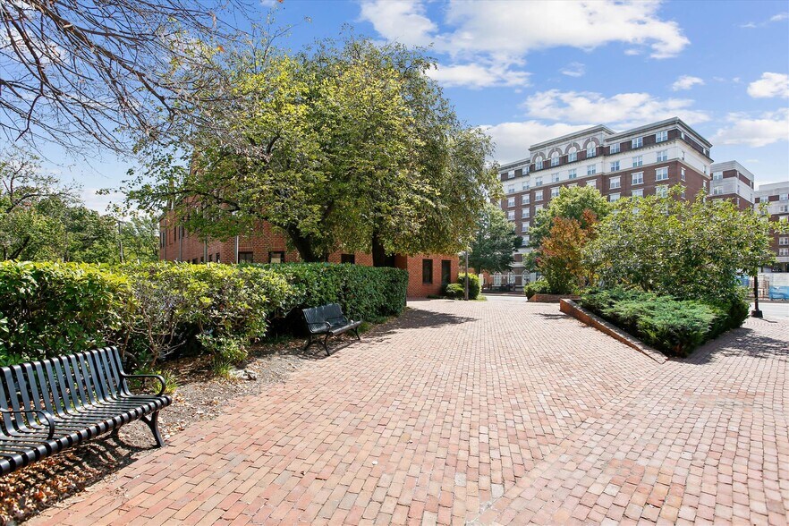 More Photos Of 1501 Duke St, Alexandria Office For Lease