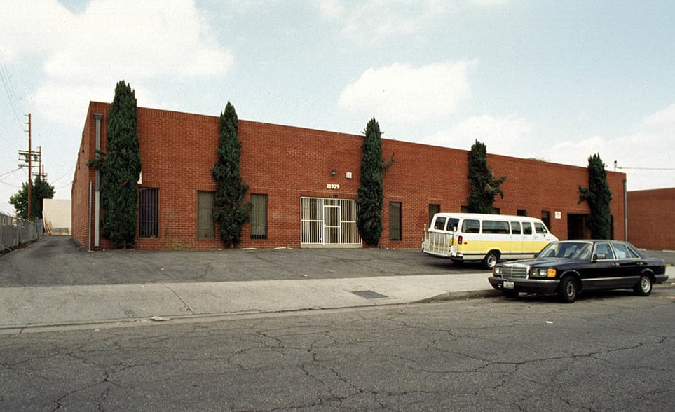 More Photos Of 11925 Vose St, North Hollywood Warehouse For Sale
