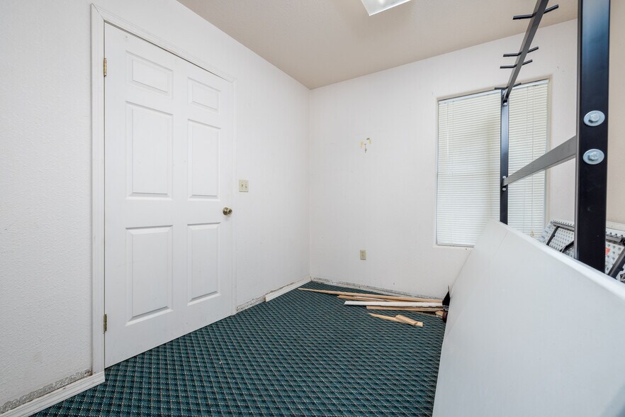 More Photos Of 2127 S Giddings St, Visalia Religious Facility For Lease