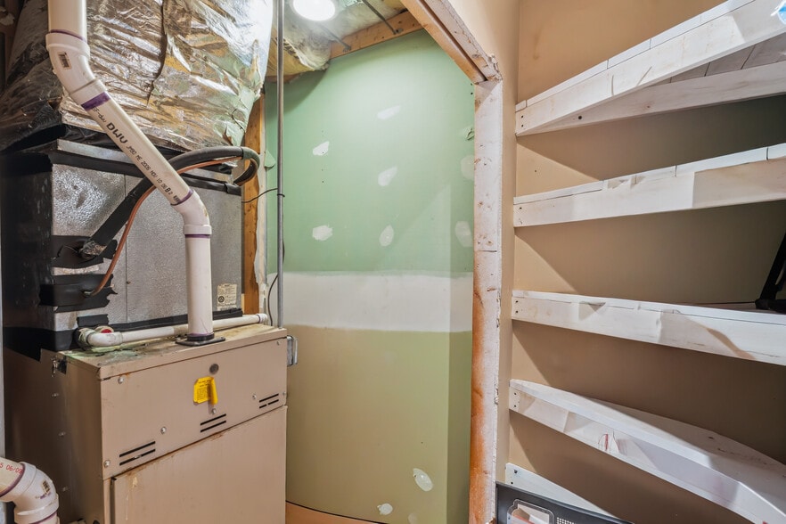 More Photos Of 1512 Marion Barry Ave SE, Washington Office For Sale
