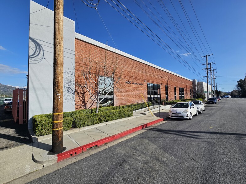 Primary Photo Of 2420-2424 Ontario St, Burbank Warehouse For Lease