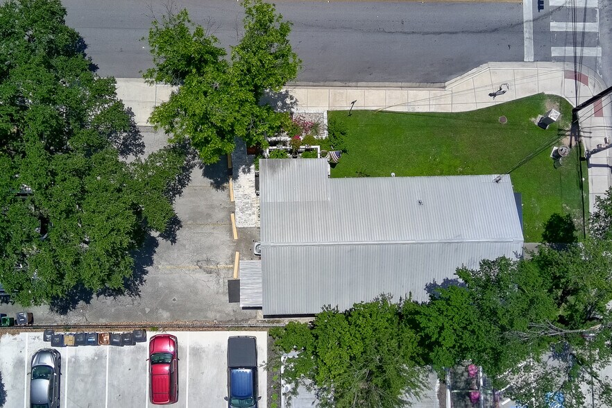 More Photos Of 1715 S 1st St, Austin Office For Sale