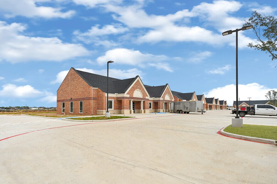 More Photos Of 7103 S Peek Rd, Richmond Medical For Lease