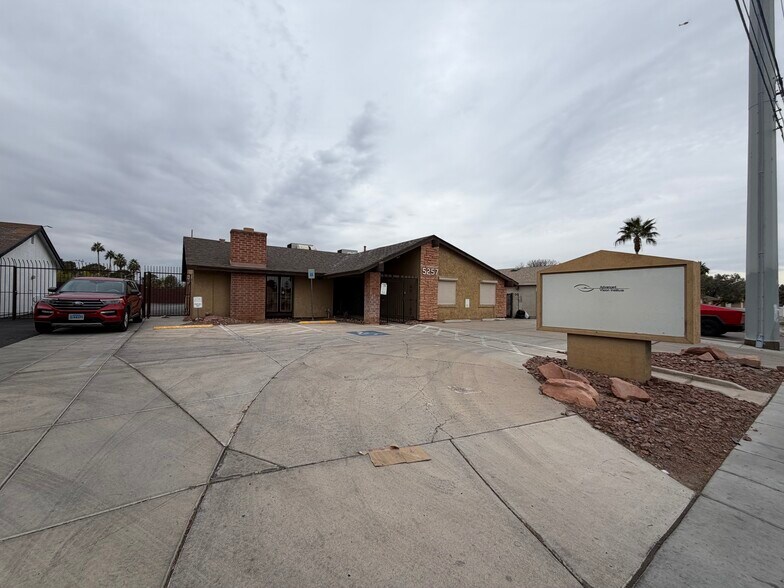 More Photos Of 5257 S Eastern Ave, Las Vegas Office For Sale