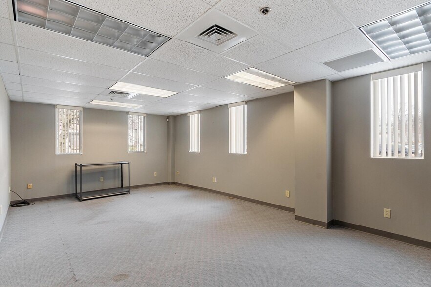 More Photos Of 234 Brooks St, Worcester Warehouse For Lease