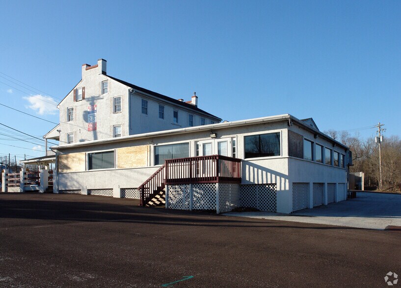 More Photos Of 1 E Main St, Collegeville Restaurant For Sale