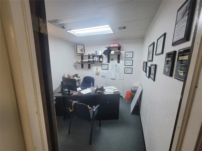 More Photos Of 405 N Harmon Ave, Watonga Office For Sale