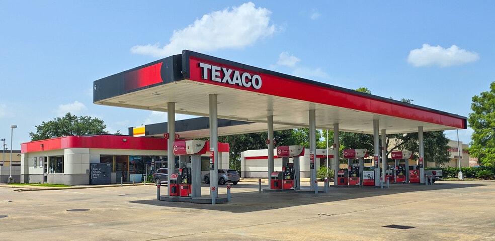 Primary Photo Of 1190 Clear Lake City Blvd, Houston Convenience Store For Lease
