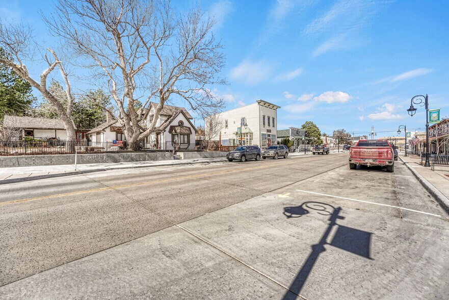 More Photos Of 490 E Elm St, Elizabeth Apartments For Sale