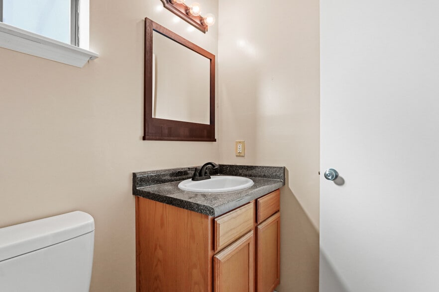 More Photos Of 5200 Doniphan Dr, El Paso Bar For Sale