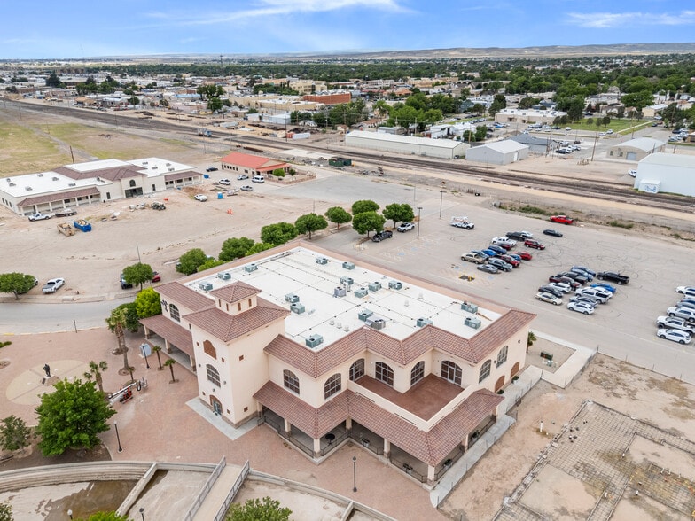 More Photos Of 400-2 Cascade Ave, Carlsbad Office For Sale