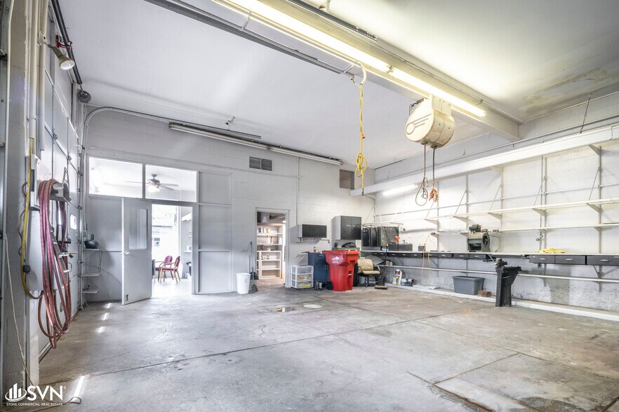 More Photos Of 212 N Main St, Cynthiana Auto Repair For Lease