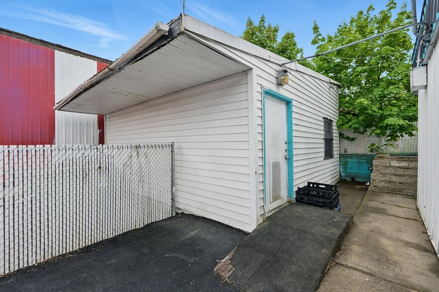 More Photos Of 213 W College Ave, Saint Maries Restaurant For Sale