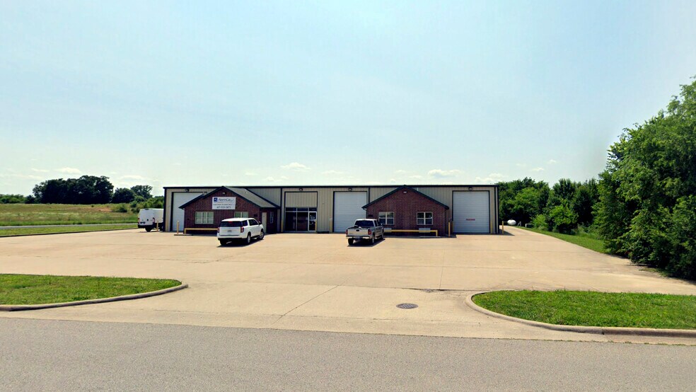 Primary Photo Of 1019 Cowan Dr, Lebanon Light Distribution For Lease
