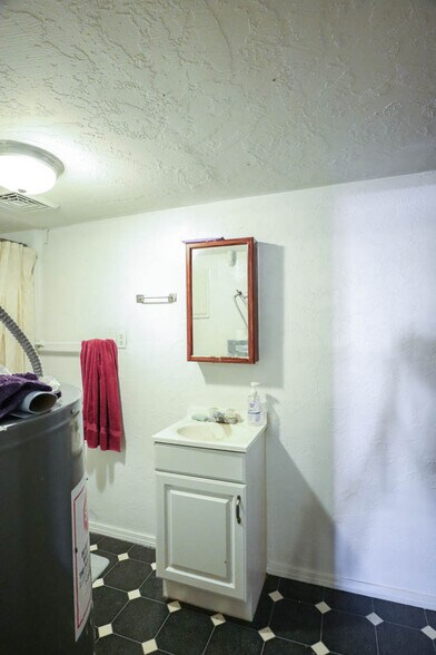 More Photos Of 16 N Main St, Payette Storefront Retail Residential For Sale