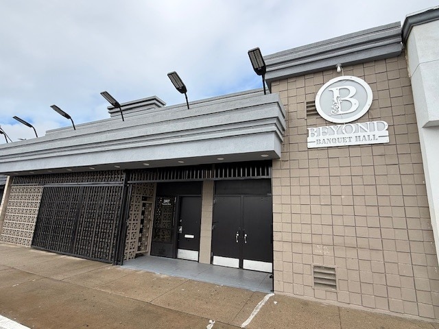 Primary Photo Of 2007 Yosemite Blvd, Modesto Office For Lease