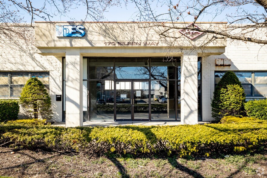 More Photos Of 170 Eileen Way, Syosset Flex For Lease