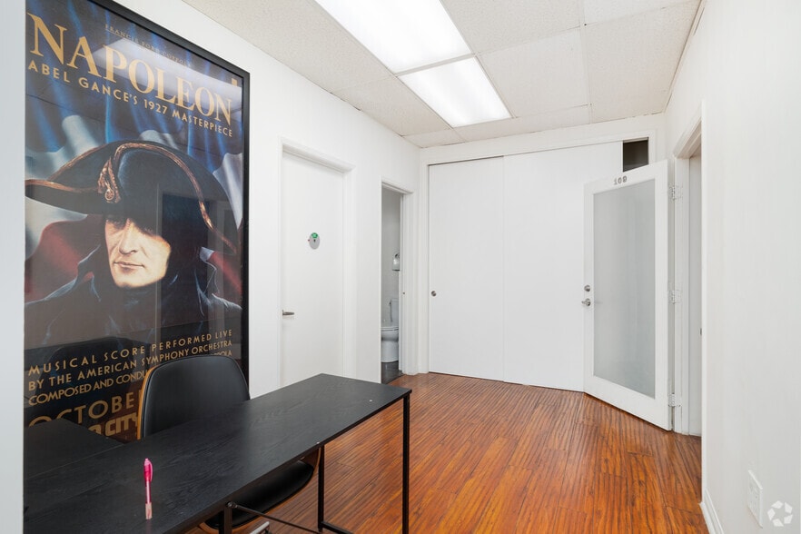More Photos Of 8228 W Sunset Blvd, Los Angeles Office For Lease