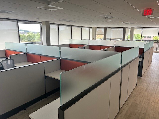 More Photos Of 45240 Business Ct, Sterling Office For Lease