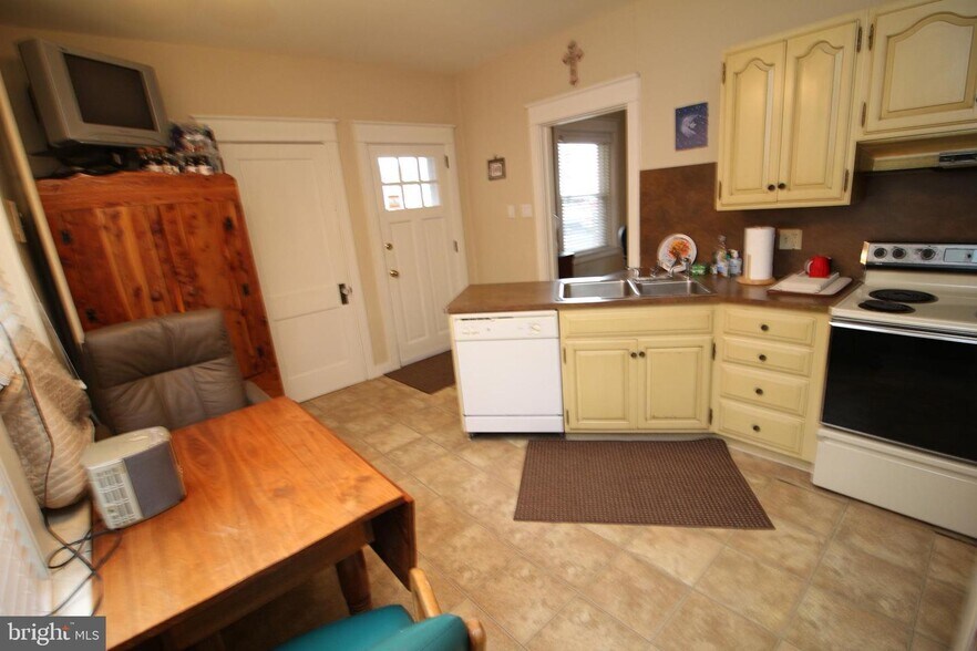 More Photos Of 219 E Lancaster Ave, Shillington Office For Sale